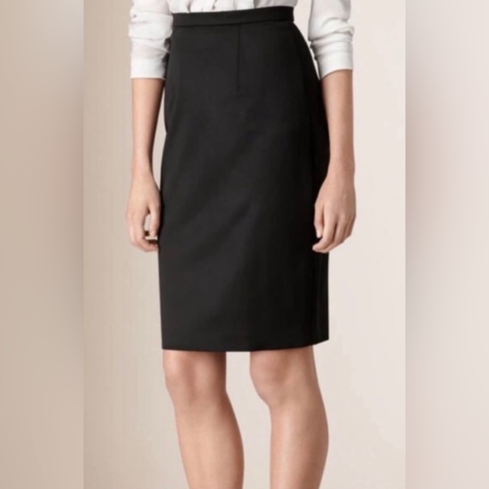 NWT Burberry Wool Pencil Skirt Size 10                Color Black